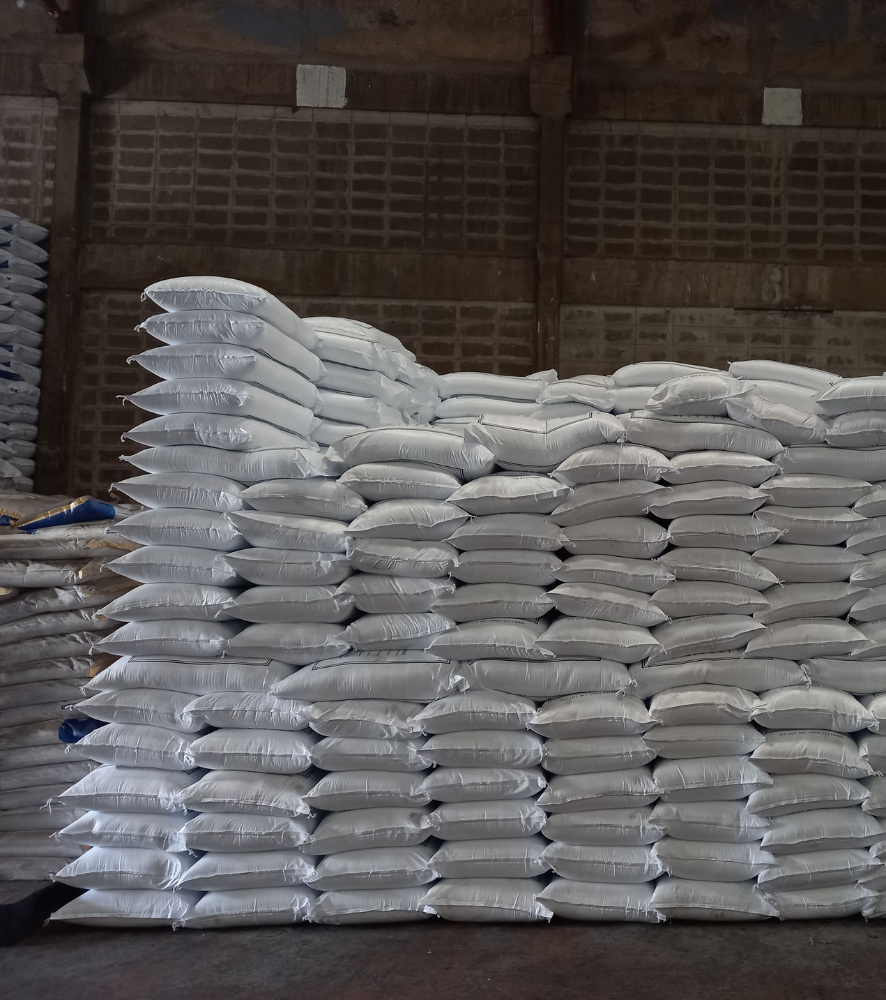 Kontix-about-two-modern-infrastructure-image-webflow-ecommerce-template